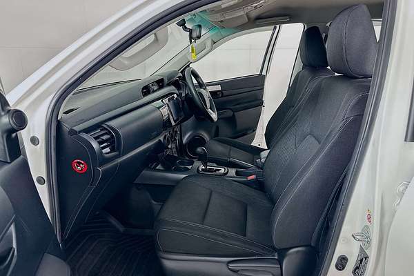 2017 Toyota HILUX SR (4x4) GUN126R MY17 4X4