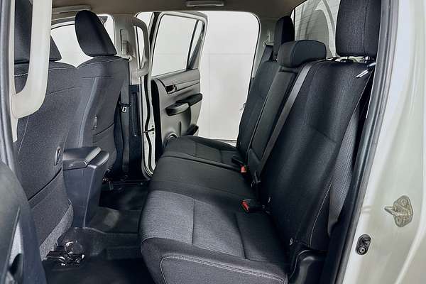 2018 Toyota HILUX SR (4x4) GUN126R MY19 4X4