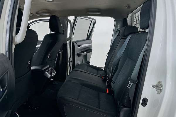 2021 Toyota HILUX SR5 (4x4) GUN126R FACELIFT 4X4