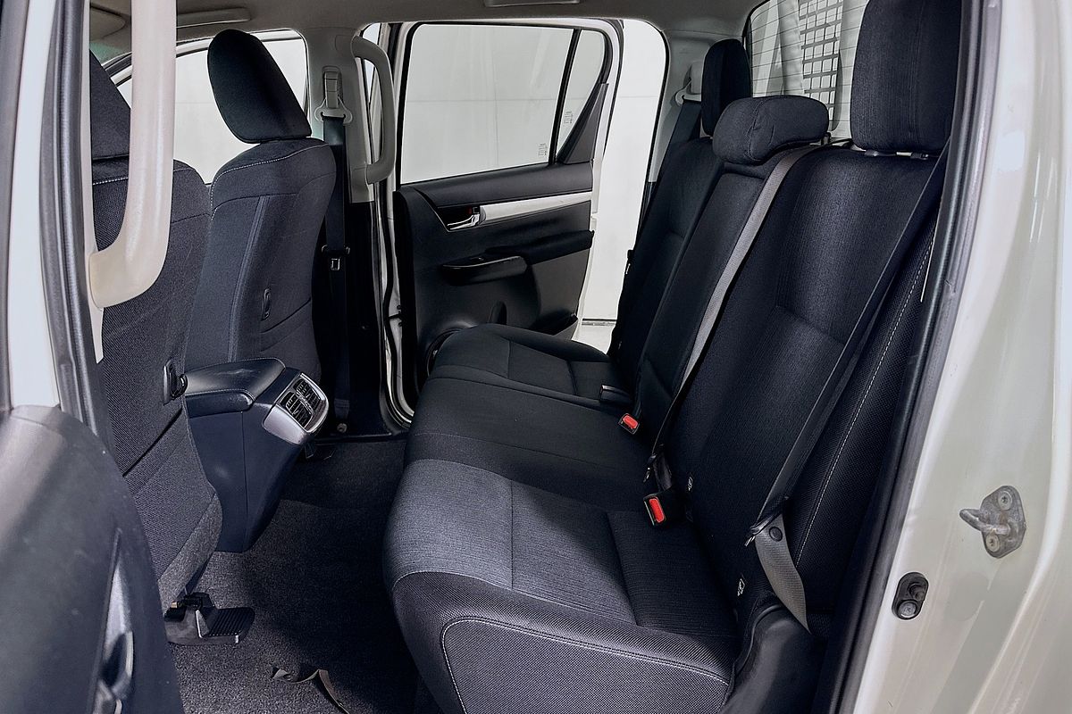 2021 Toyota HILUX SR5 GUN126R 4X4