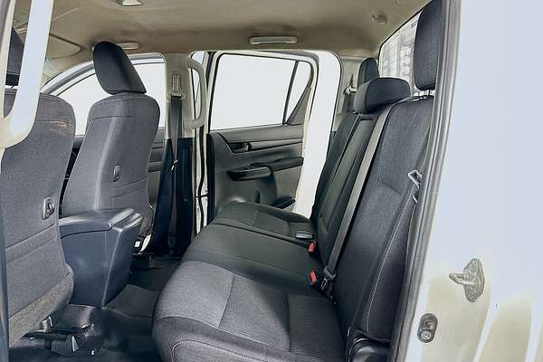 2019 Toyota HILUX SR (4x4) GUN126R MY19 4X4