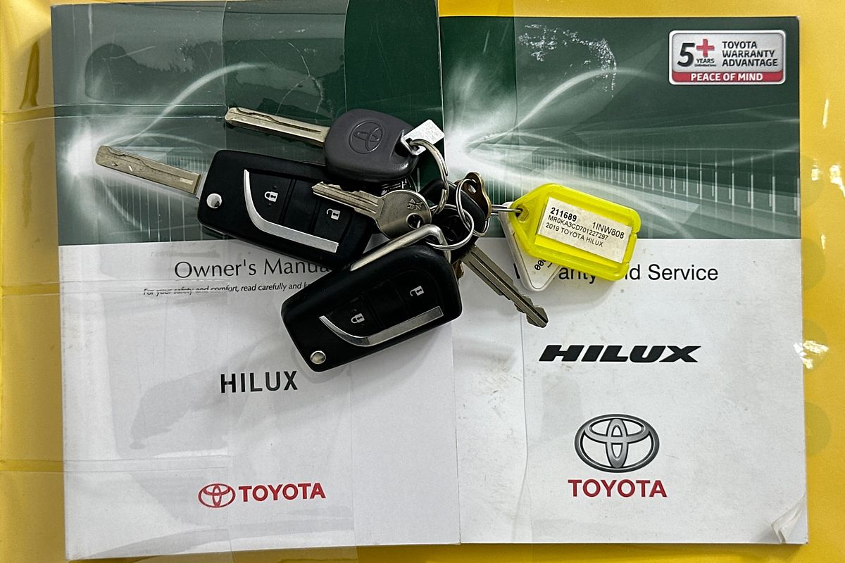 2019 Toyota HILUX SR (4x4) GUN126R MY19 4X4
