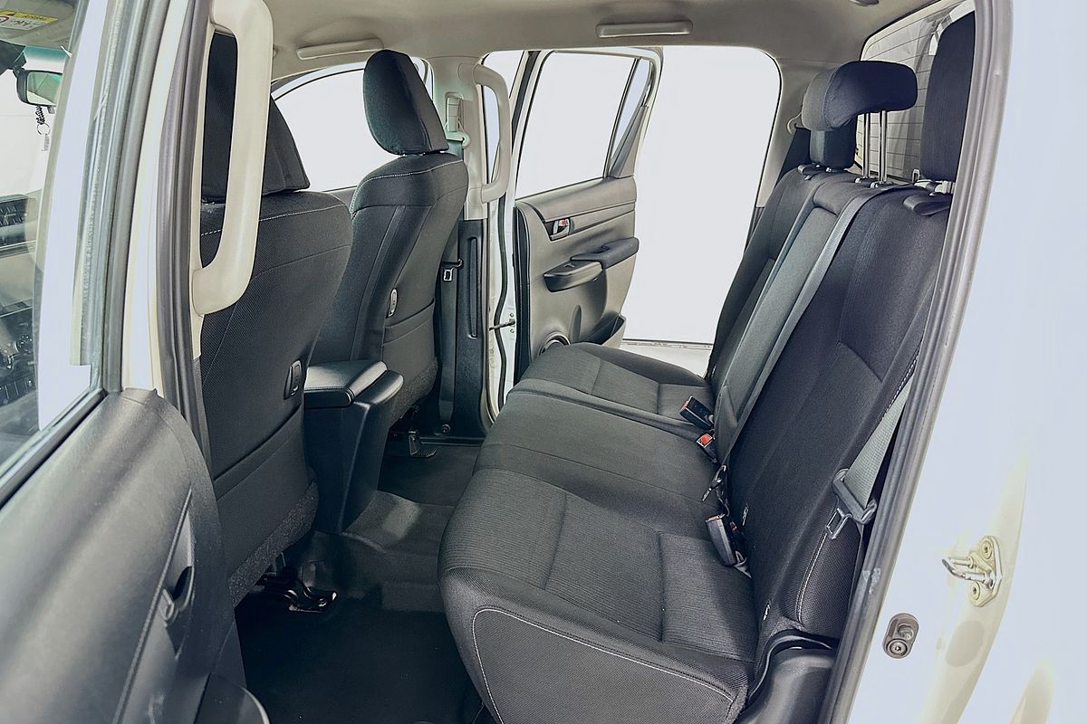 2019 Toyota HILUX SR (4x4) GUN126R MY19 4X4