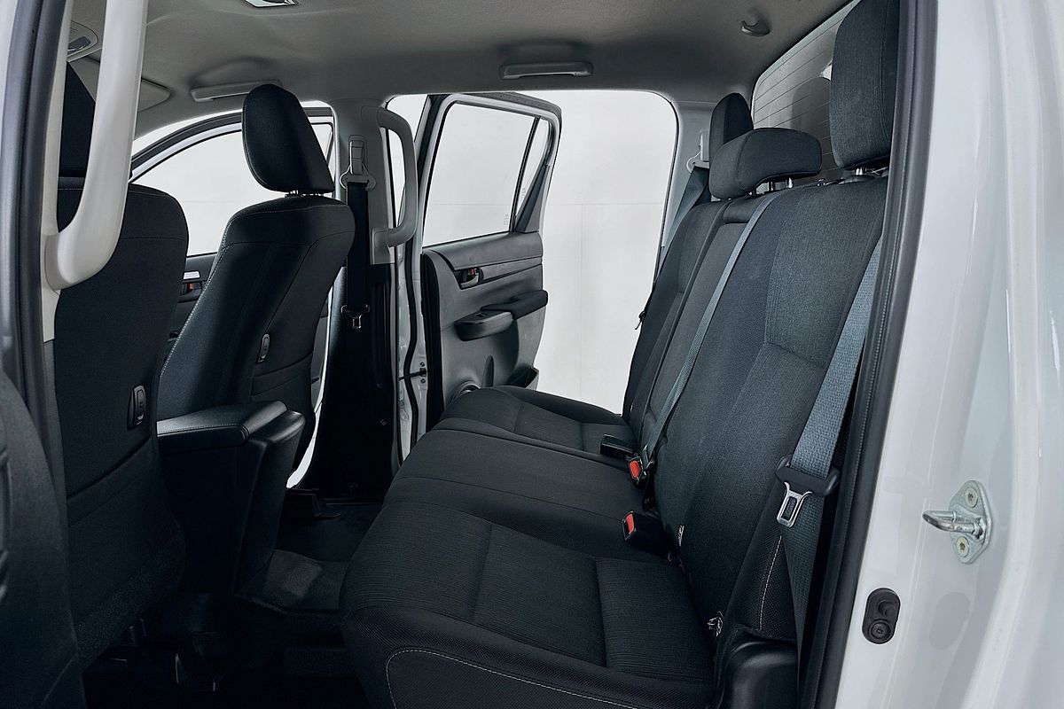 2024 Toyota HILUX SR (4x4) GUN126R 4X4