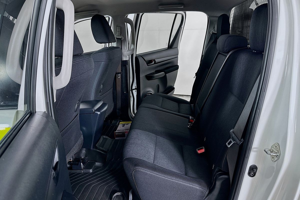 2023 Toyota HILUX SR (4x4) GUN126R 4X4