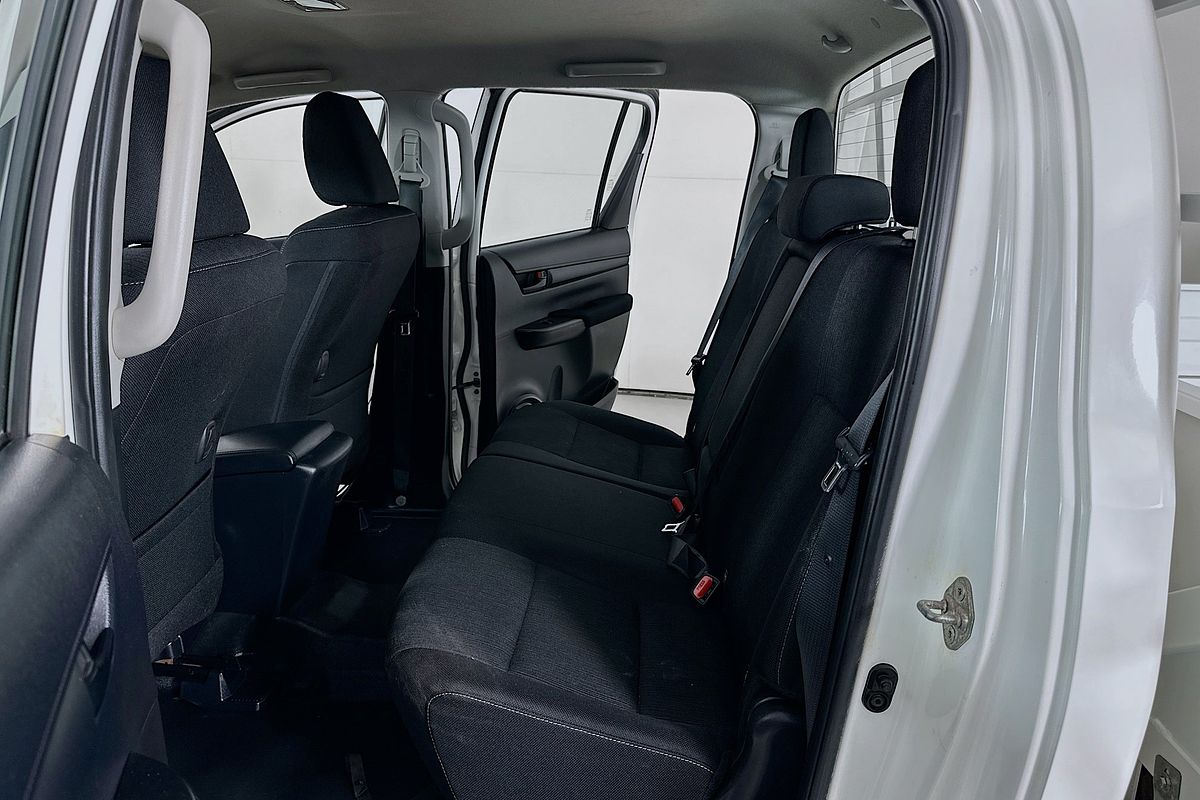 2019 Toyota HILUX SR (4x4) GUN126R MY19 4X4