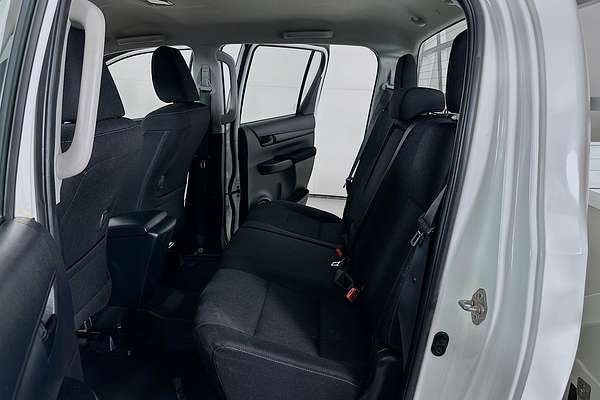 2019 Toyota HILUX SR (4x4) GUN126R MY19 4X4