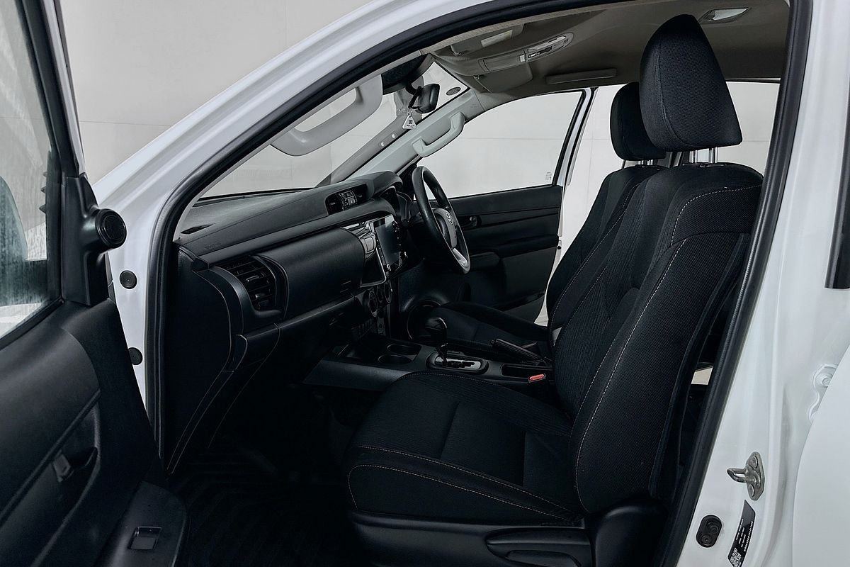 2022 Toyota HILUX SR (4x4) GUN126R 4X4