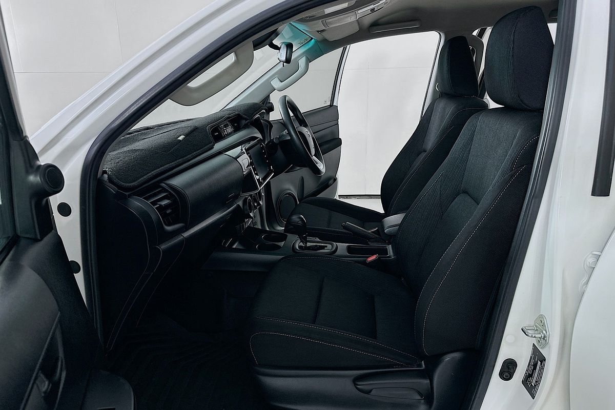 2020 Toyota HILUX SR GUN126R 4X4