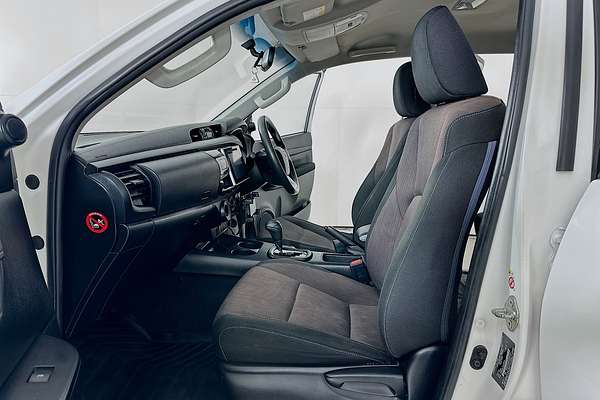 2017 Toyota HILUX SR HI-RIDER GUN136R REAR WHEEL DRIVE