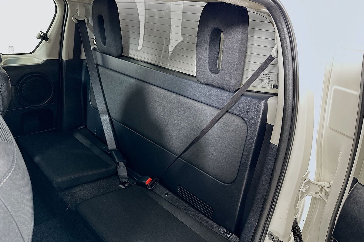 2017 Toyota HILUX SR (4x4) GUN126R 4X4