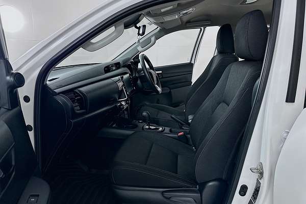 2024 Toyota Hilux SR 48V GUN126R 4X4