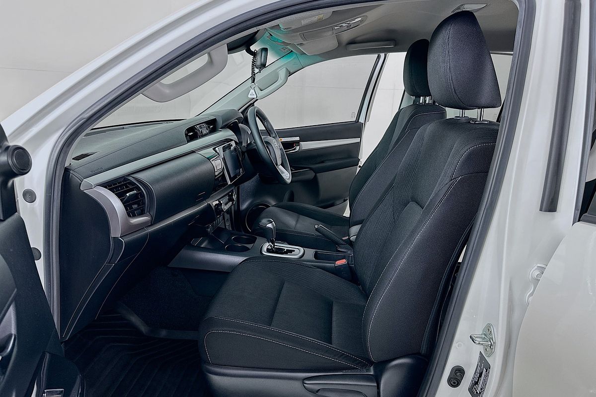 2020 Toyota HILUX SR5 GUN126R 4X4