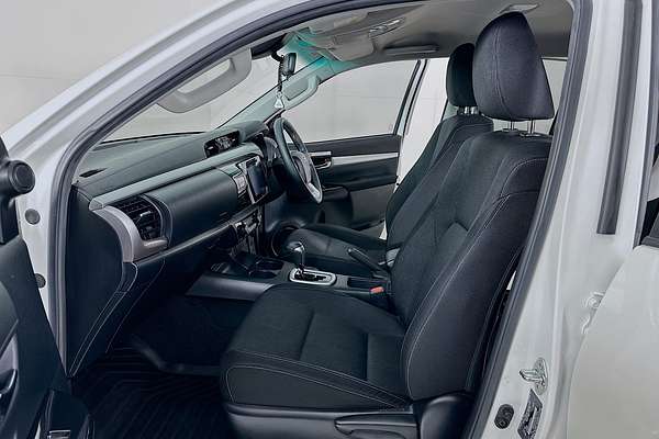 2020 Toyota HILUX SR5 GUN126R 4X4