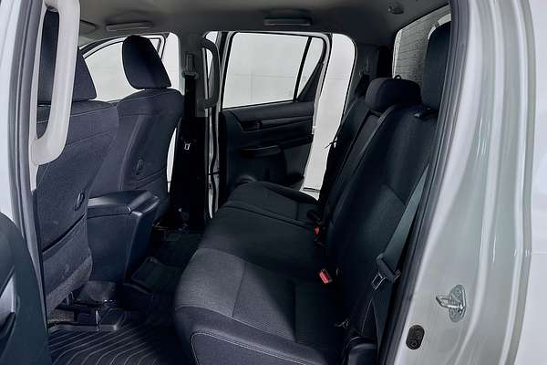 2024 Toyota HILUX SR GUN126R 4X4