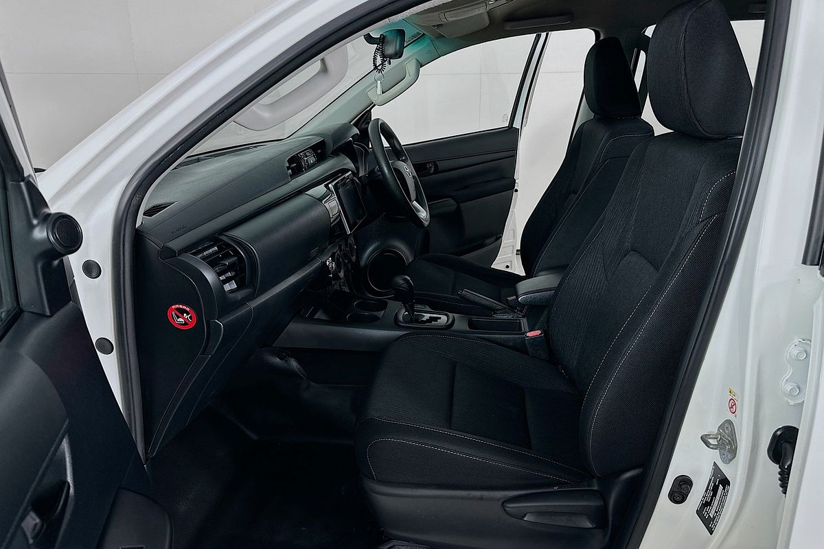 2019 Toyota HILUX SR (4x4) GUN126R MY19 4X4