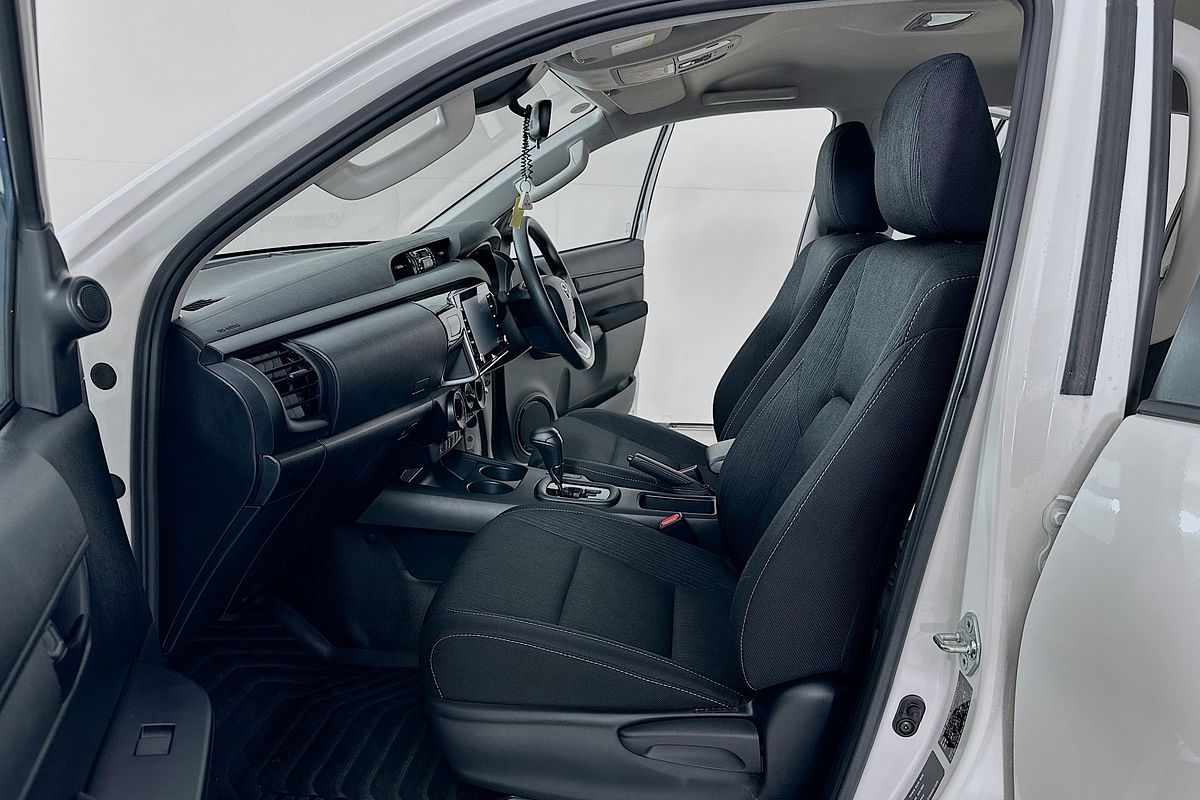 2023 Toyota HILUX SR GUN126R 4X4