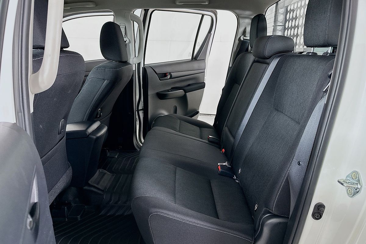 2024 Toyota HILUX SR GUN126R 4X4