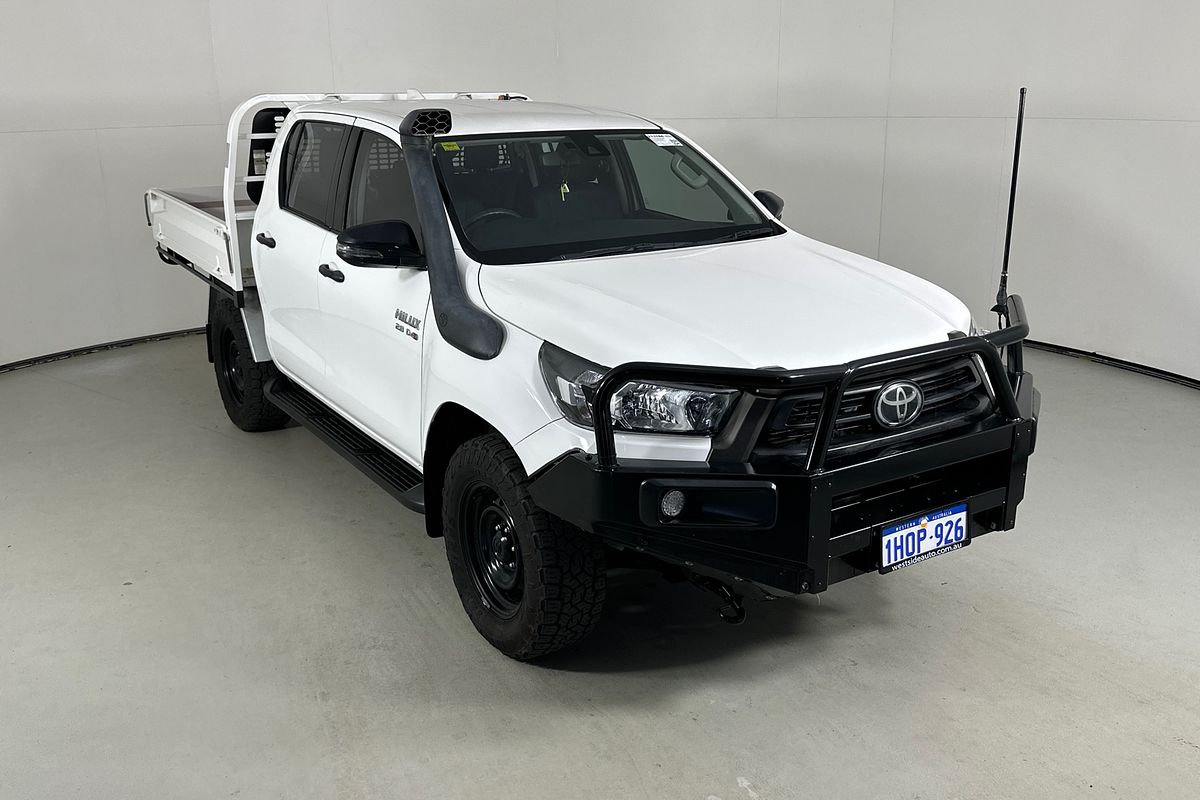 2022 Toyota HILUX SR (4x4) STEEL WHEELS GUN126R 4X4