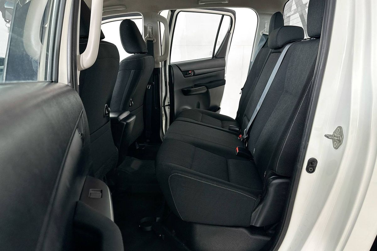 2020 Toyota HILUX SR (4x4) GUN126R FACELIFT 4X4