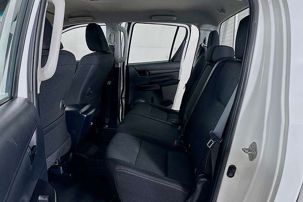 2019 Toyota HILUX SR (4x4) GUN126R MY19 4X4