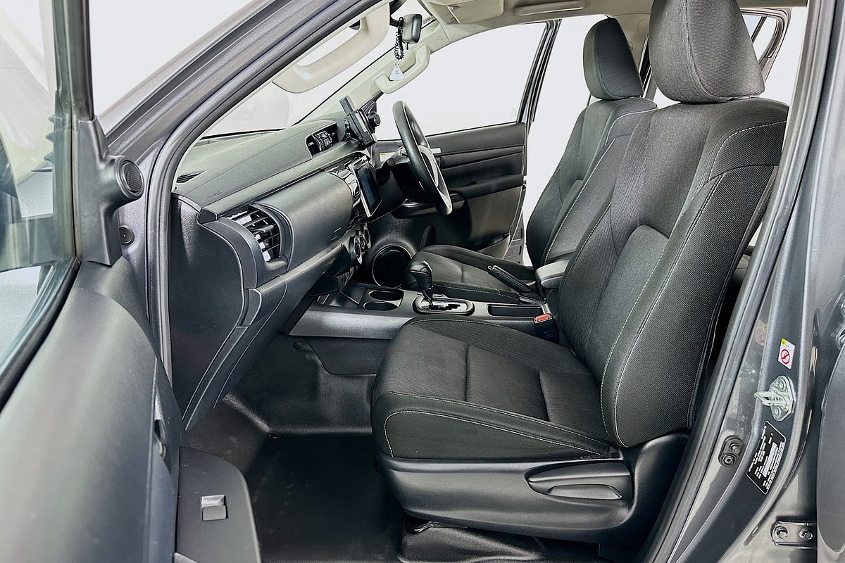 2019 Toyota HILUX SR (4x4) GUN126R MY19 UPGRADE 4X4