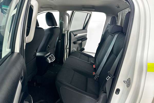 2021 Toyota HILUX SR5 (4x4) GUN126R FACELIFT 4X4