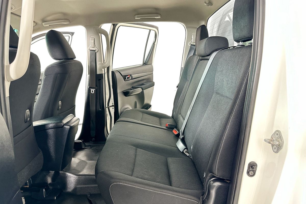 2019 Toyota HILUX SR (4x4) GUN126R MY19 4X4