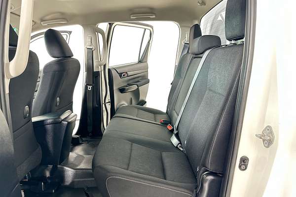 2019 Toyota HILUX SR (4x4) GUN126R MY19 4X4