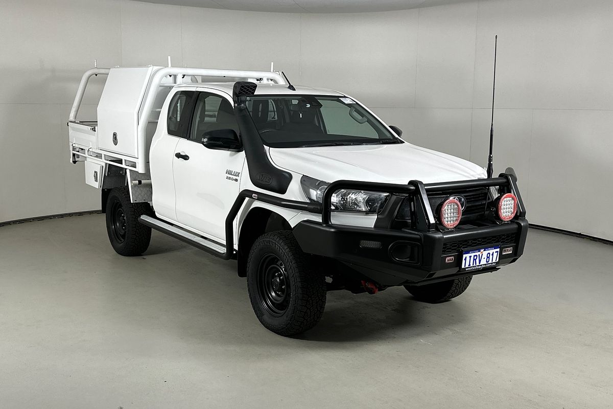 2020 Toyota Hilux SR (4x4) GUN126R FACELIFT 4X4