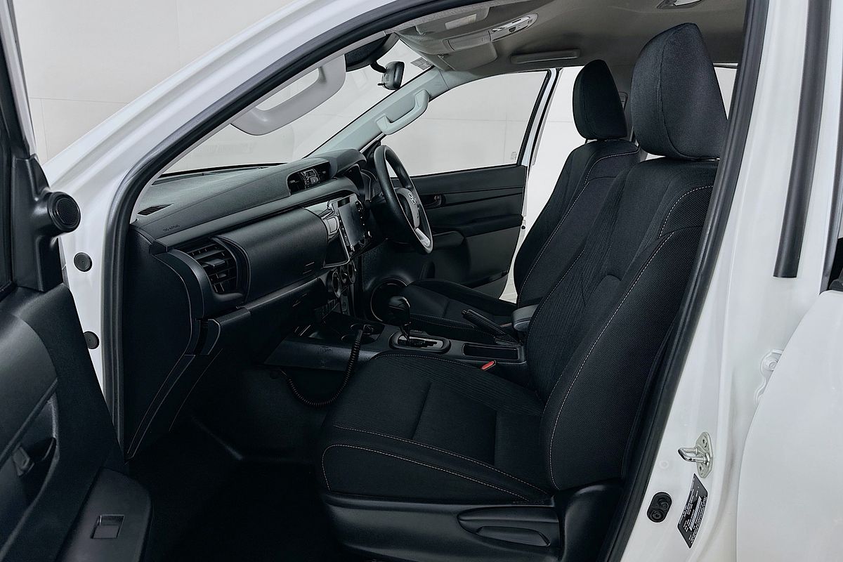 2021 Toyota HILUX SR (4x4) GUN126R 4X4