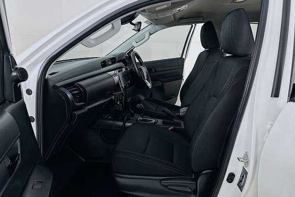 2021 Toyota HILUX SR (4x4) GUN126R 4X4