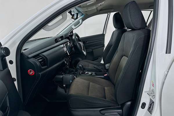 2018 Toyota HILUX SR (4x4) GUN126R MY19 4X4