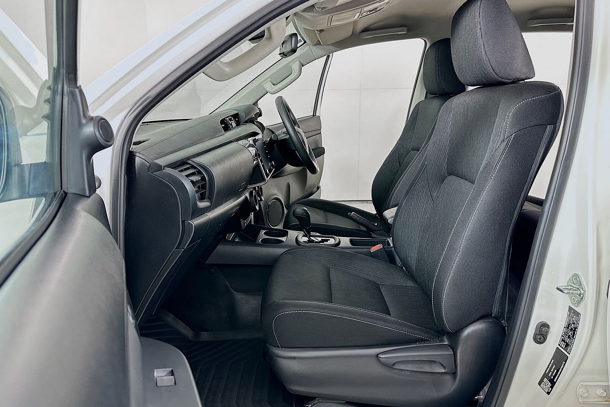 2024 Toyota HILUX SR (4x4) GUN126R 4X4