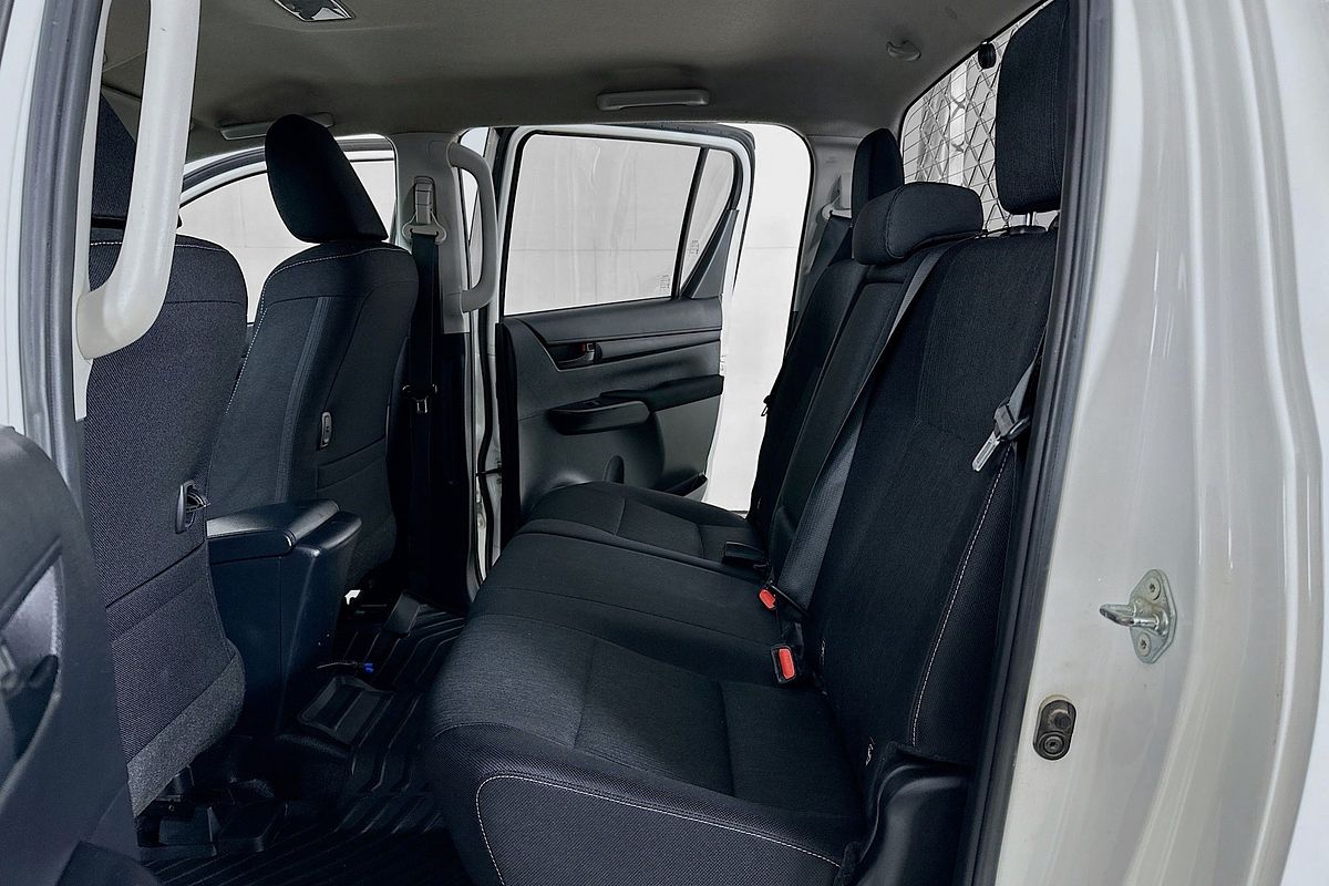 2020 Toyota HILUX SR (4x4) GUN126R FACELIFT 4X4