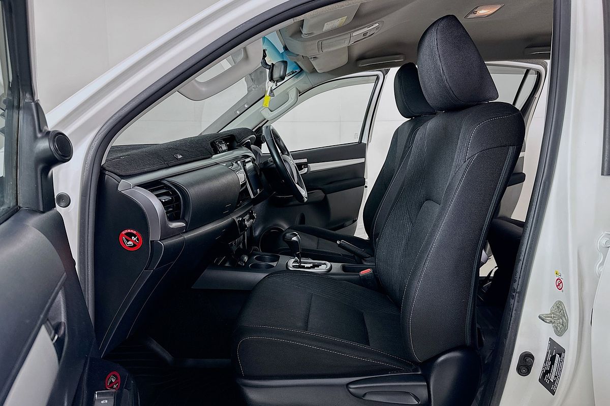 2019 Toyota HILUX SR5 (4x4) GUN126R MY19 4X4