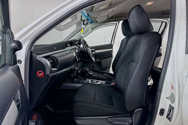 2019 Toyota HILUX SR5 (4x4) GUN126R MY19 4X4