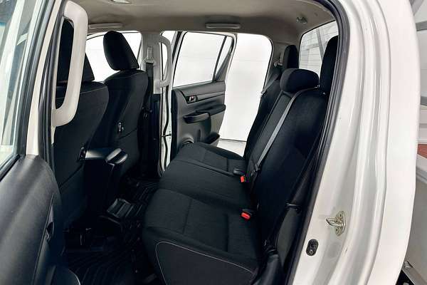 2020 Toyota HILUX SR (4x4) GUN126R FACELIFT 4X4