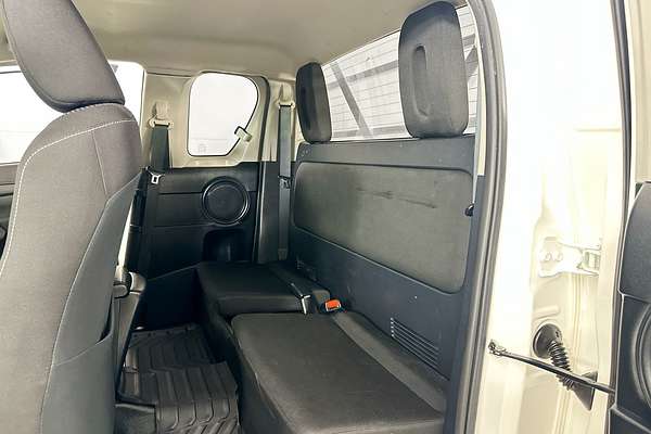2020 Toyota Hilux SR (4x4) GUN126R FACELIFT 4X4