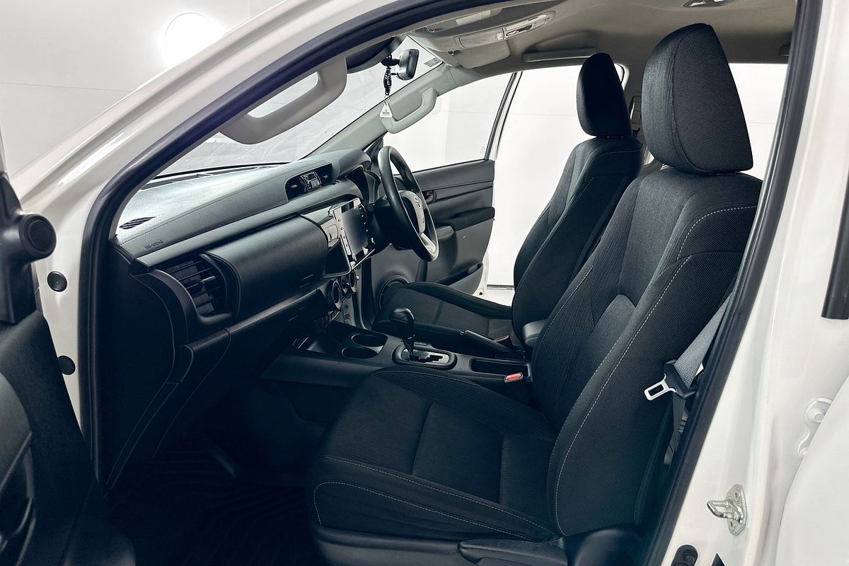 2022 Toyota HILUX SR (4x4) GUN126R 4X4