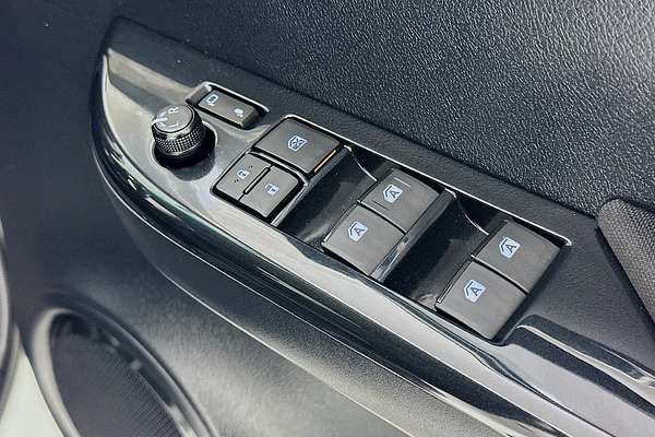 2021 Toyota HILUX SR5 (4x4) GUN126R 4X4