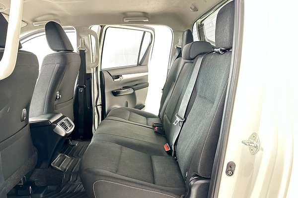 2020 Toyota HILUX SR5 (4x4) GUN126R MY19 UPGRADE 4X4