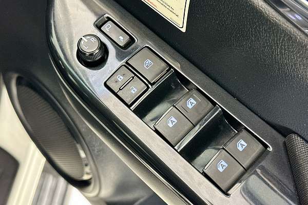 2021 Toyota HILUX SR5 (4x4) GUN126R 4X4