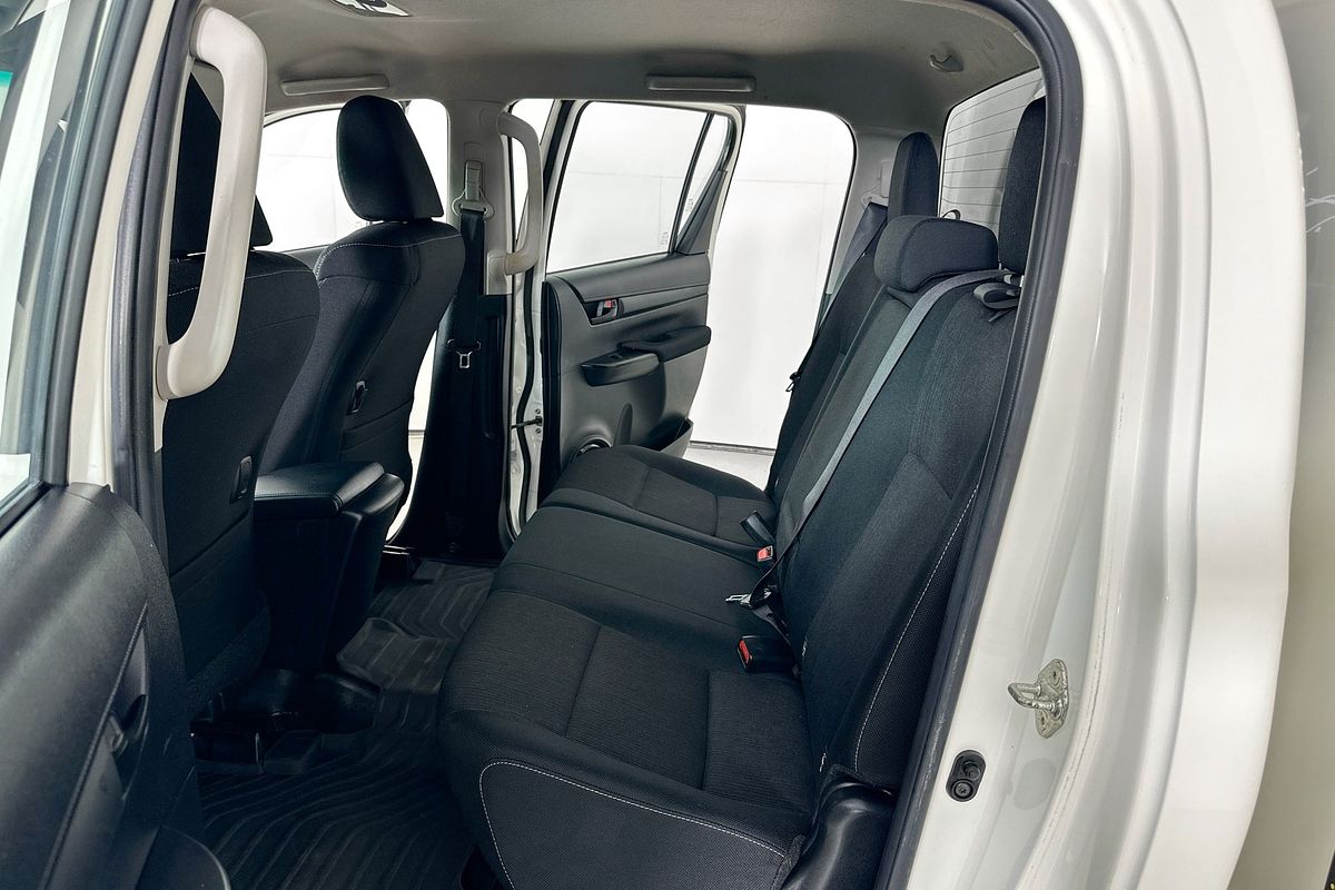 2018 Toyota HILUX SR (4x4) GUN126R MY17 4X4