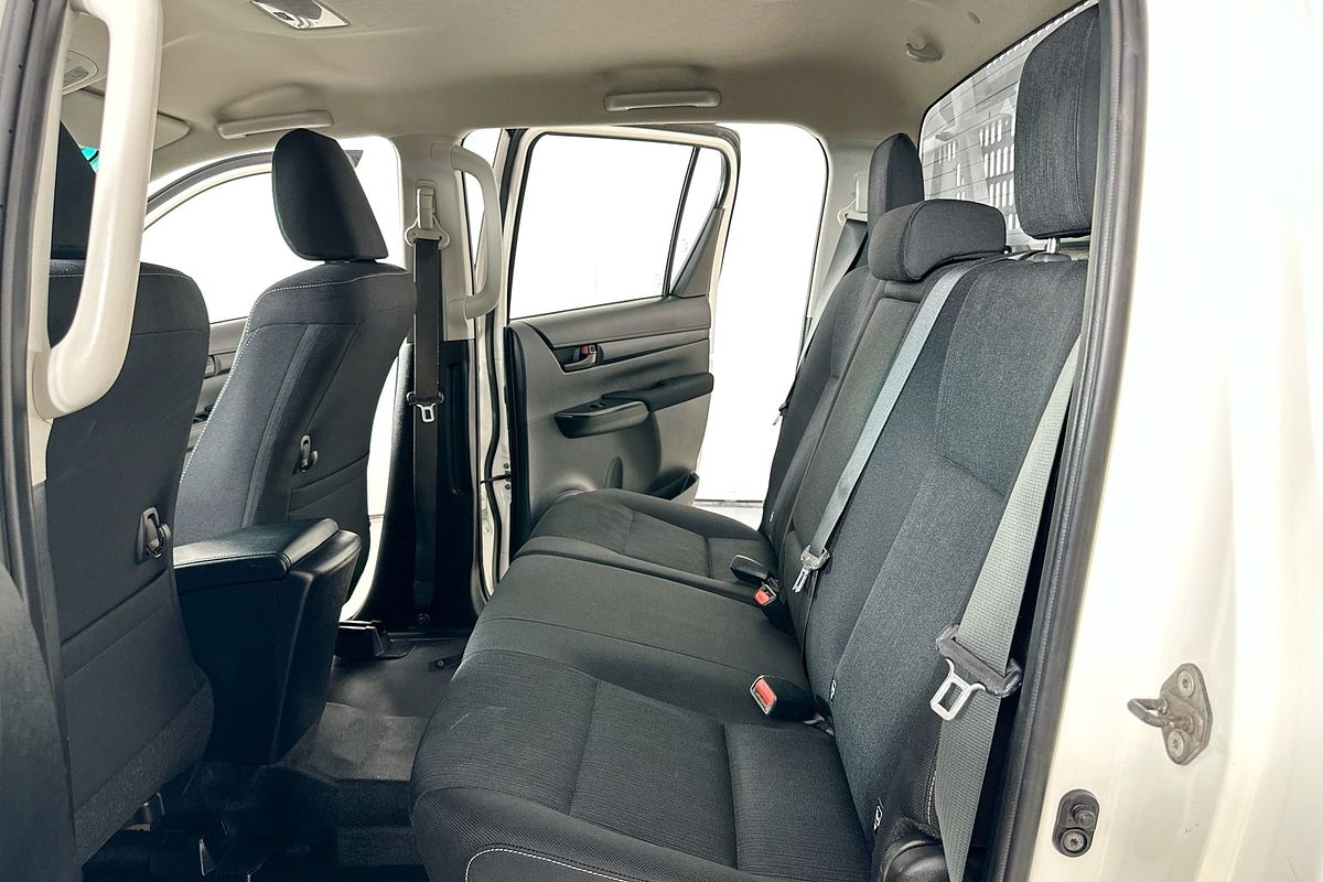 2021 Toyota HILUX SR (4x4) GUN126R FACELIFT 4X4