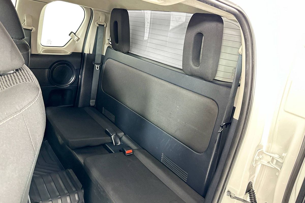 2020 Toyota Hilux SR (4x4) GUN126R FACELIFT 4X4
