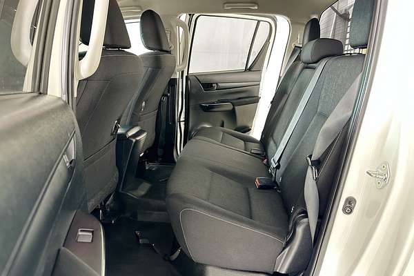 2023 Toyota HILUX SR (4x4) GUN126R 4X4