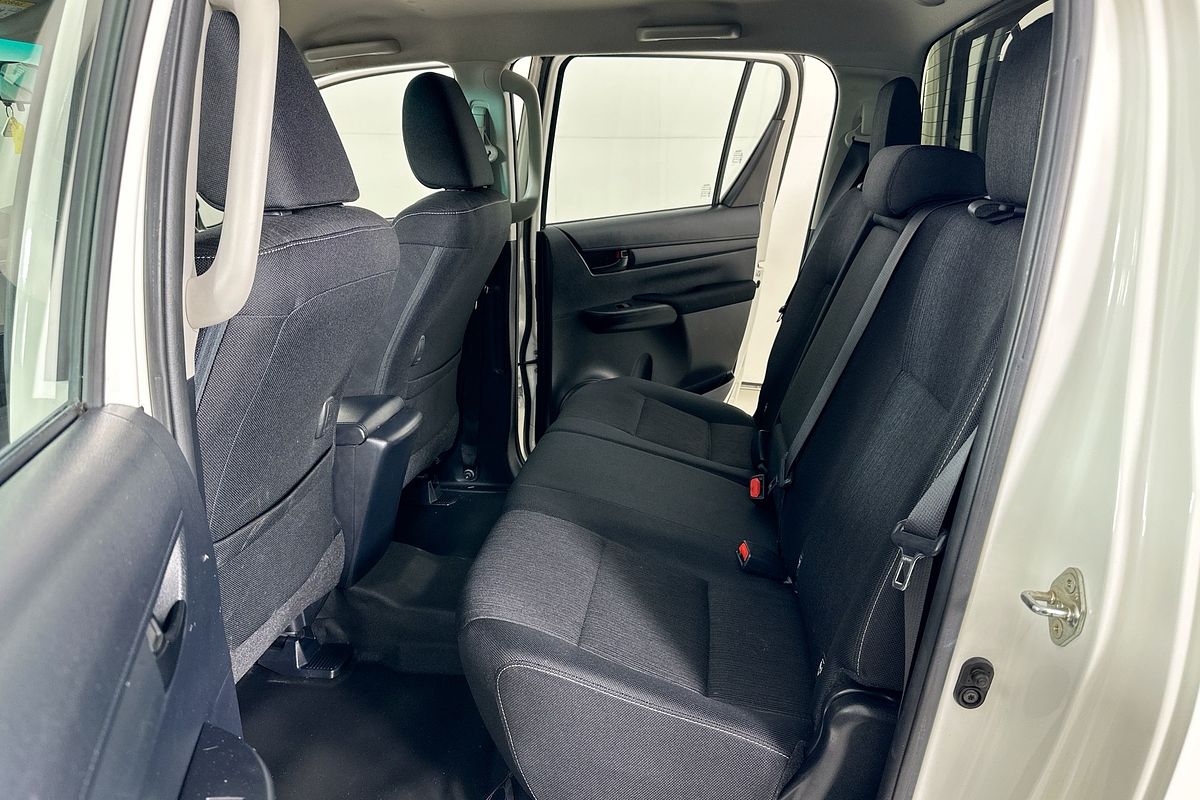 2018 Toyota HILUX SR (4x4) GUN126R MY17 4X4
