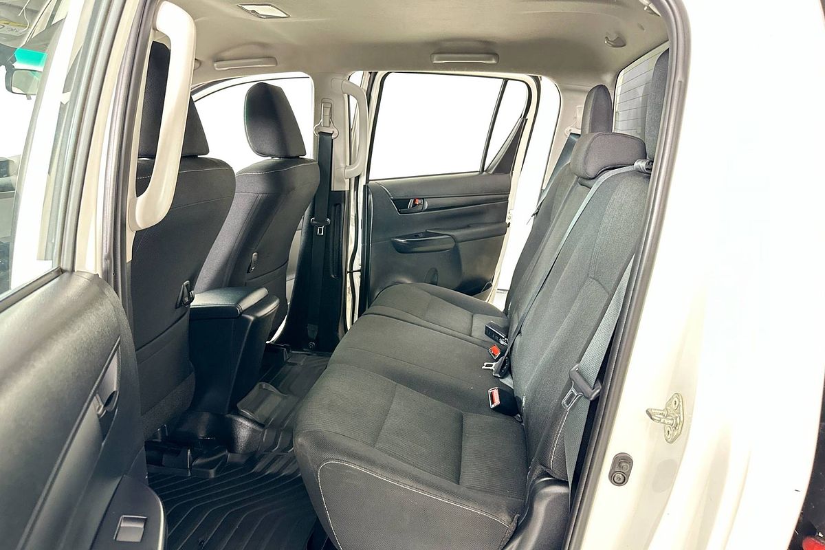 2024 Toyota HILUX SR (4x4) GUN126R 4X4