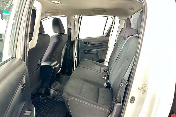 2024 Toyota HILUX SR (4x4) GUN126R 4X4